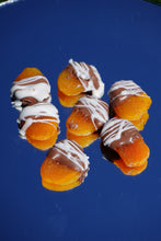 Cargar imagen en el visor de la galería, Chabacanos con Chocolate
